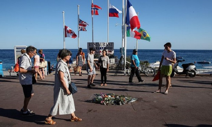 Nice attacker sent text message about weapons supply – police 